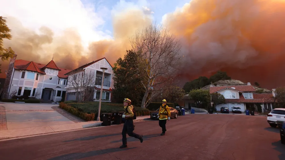 Celebrities Evacuate as Wildfire Spreads Rapidly in Pacific Palisades, California