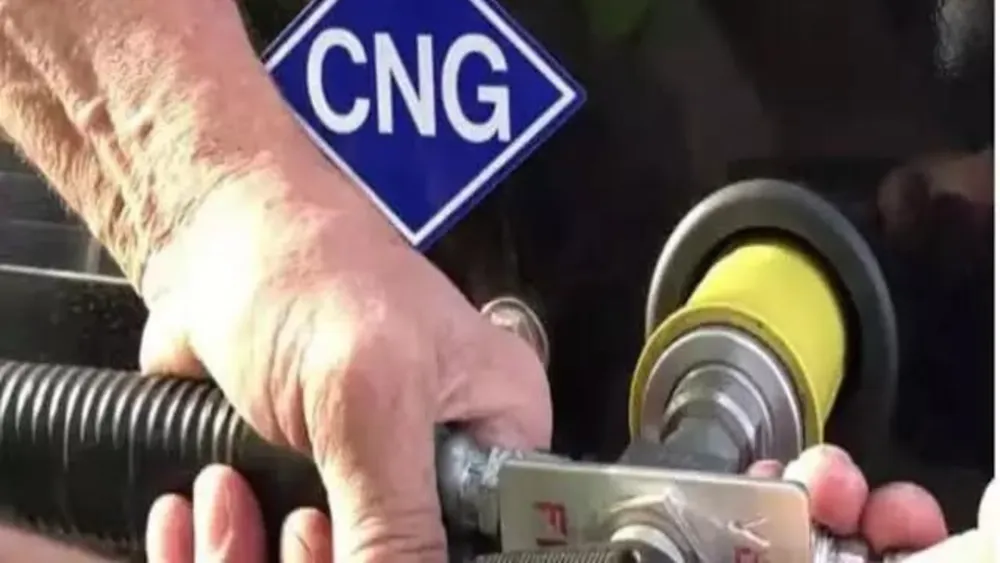 Centre increases cheap gas supply to avoid CNG price hike in Delhi ahead of elections