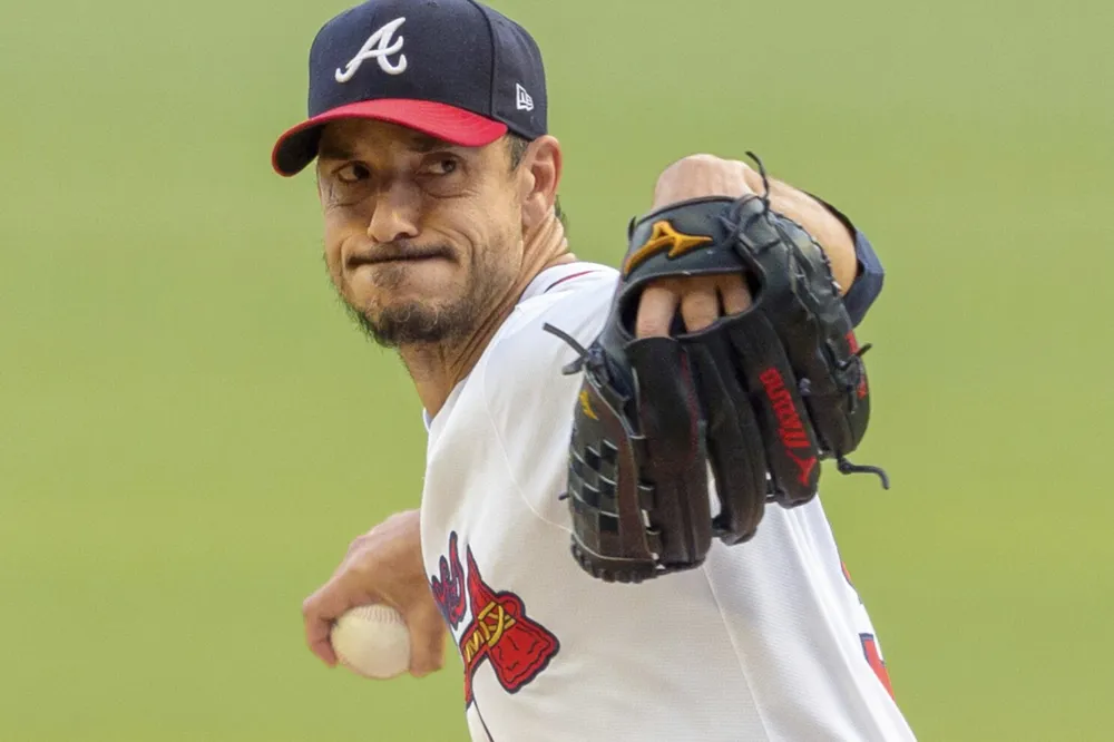 Charlie Morton inks $15 million deal with Orioles for one year