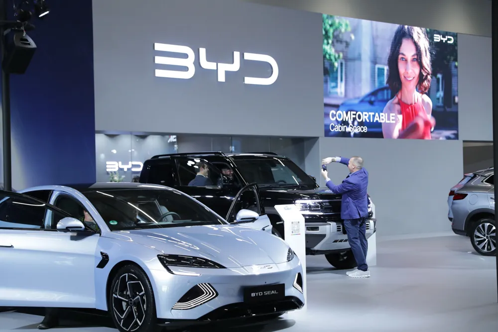 China Faces Challenges in Building Independent Car Chip Supply Chain Amid EV Boom