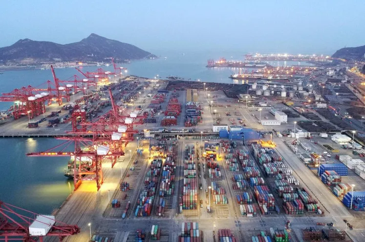 China’s Exports Surge as Manufacturers Rush Before Tariff Deadline