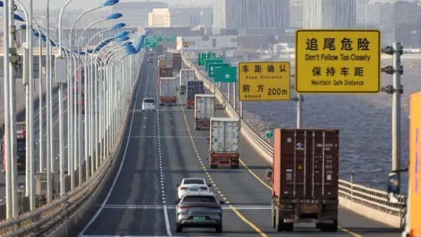 China's Imports Fall Sharply Amid Trade War Tensions and Weak Domestic Demand