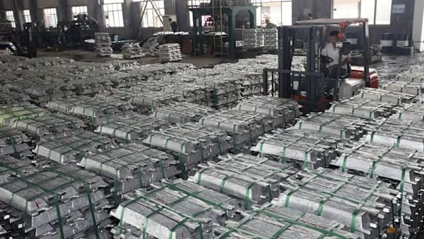 China's manufacturing activity contracts for sixth consecutive month amid weak demand