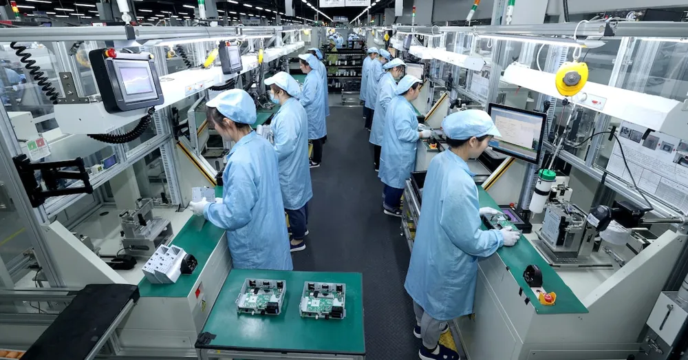 China's Manufacturing Activity Contracts Amid U.S. Trade War