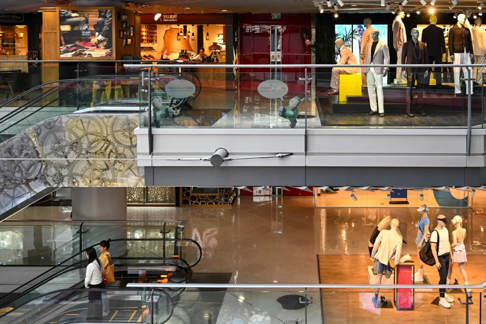 China's Services Sector Shows Growth Amid US Tariff Concerns