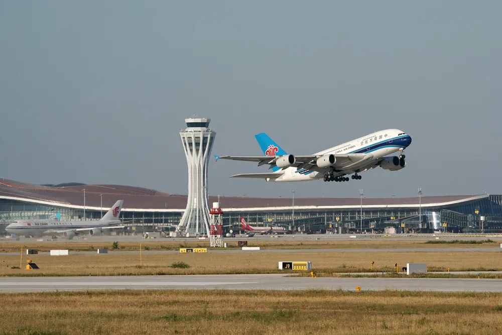 Chinese Airlines Modify Flight Paths Over Russia After Azerbaijan Airline Crash