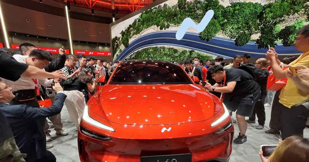 Chinese EV Producers Continue Buying Incentives Amid Ongoing Price War