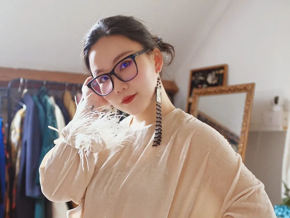 Chinese Millennial Fashion Designer Chooses Career Over Parenthood