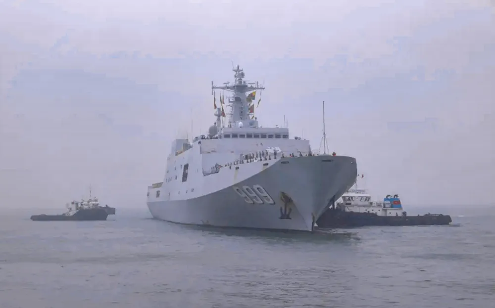 Chinese naval fleet visits Vietnam following joint patrol discussions