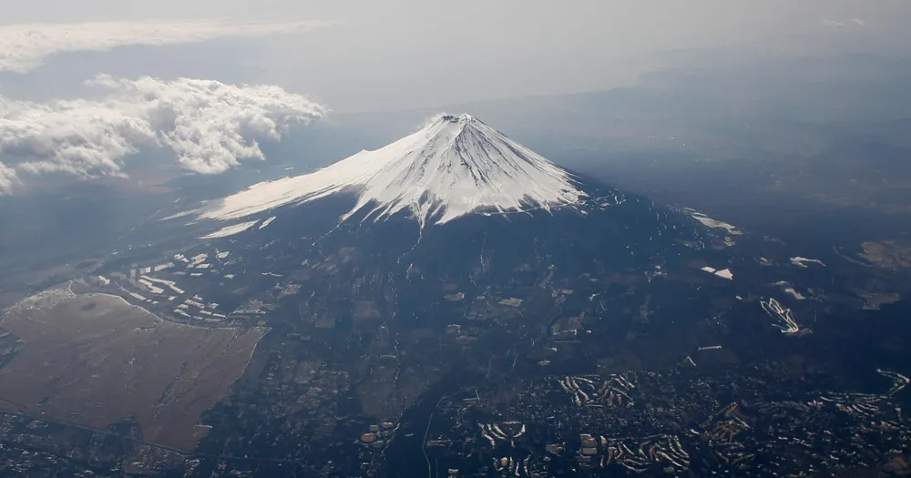 Chinese Student Rescued Twice from Mount Fuji After Returning for Lost Phone