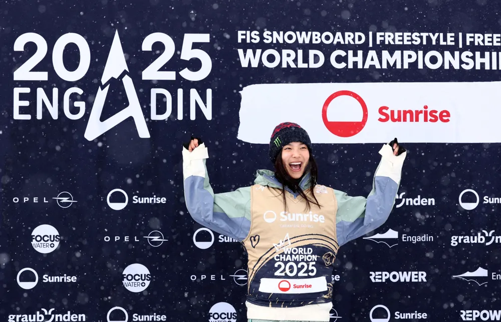 Chloe Kim 'good to go' for 2026 Winter Olympics despite shoulder tear