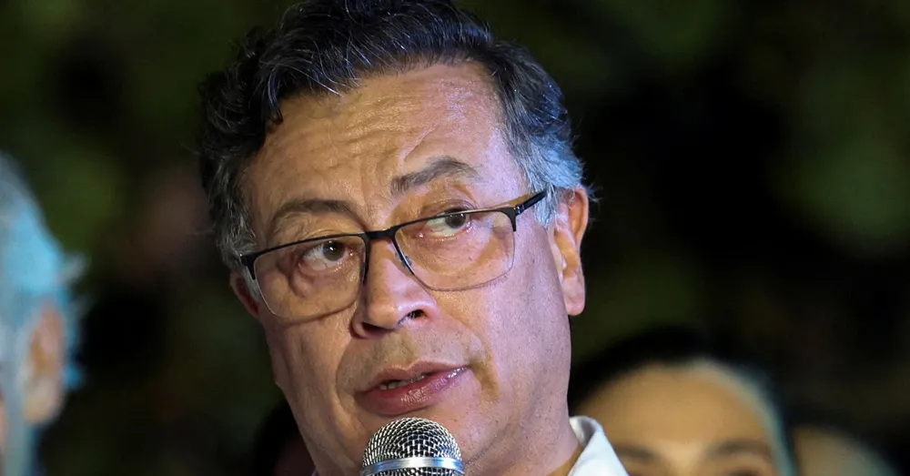 Colombia's President Offers Incentives for Undocumented Nationals to Return from the U.S.