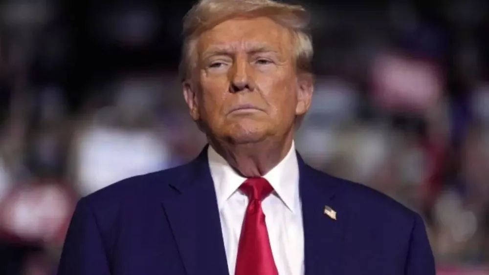 Trump's Acceptance of Qatari Jet Sparks Ethical and Security Concerns