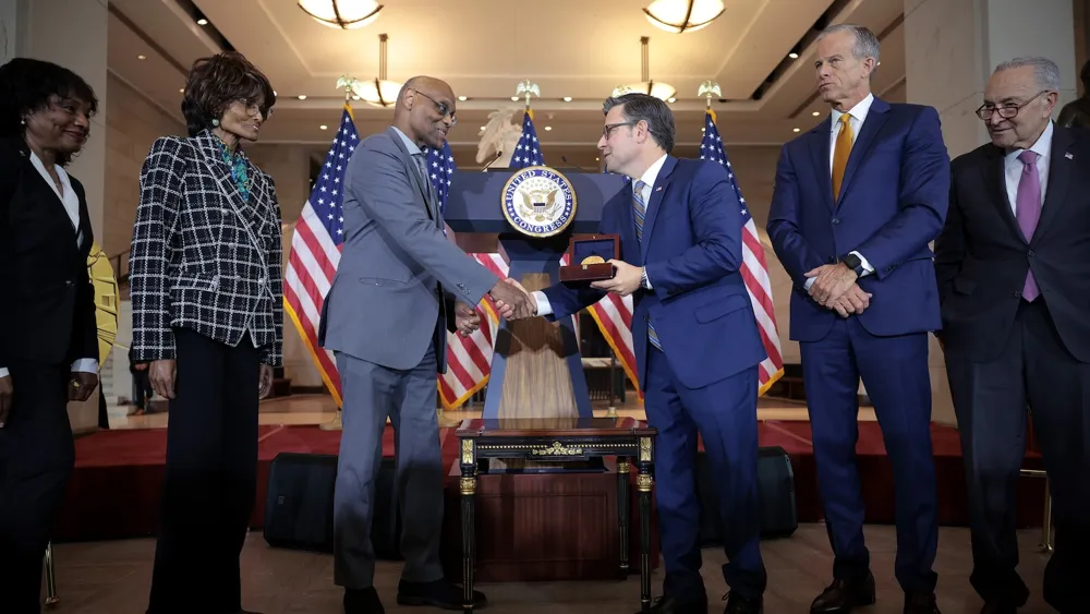 The Six Triple Eight WWII Unit Awarded Congressional Gold Medal