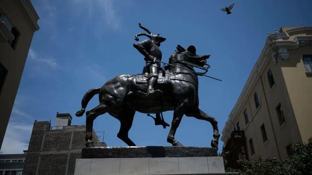 Controversial Return of Pizarro Statue Sparks Protests in Lima