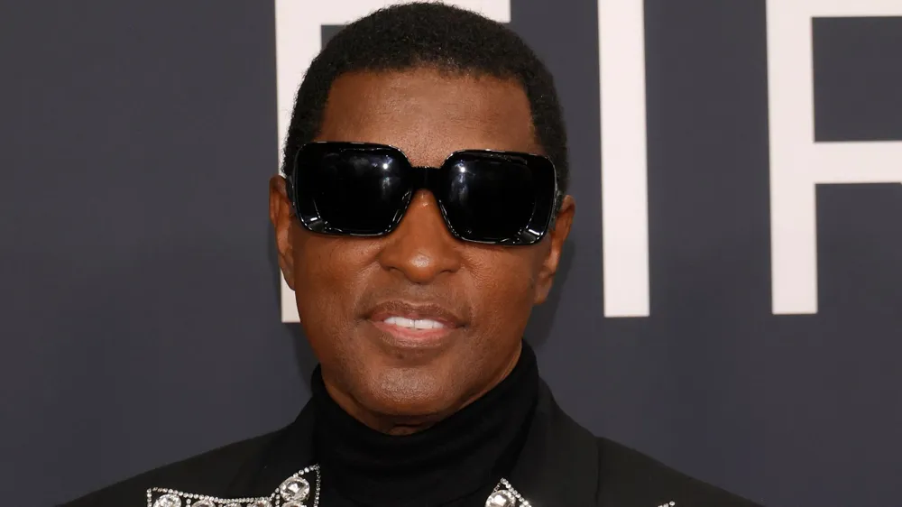 Controversy Erupts Over Babyface Snub During Grammys Red Carpet Interview