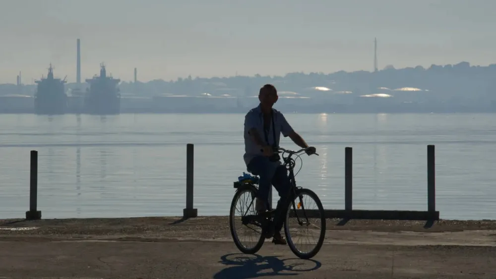 Cuban Protesters Attack Communist Party Office Amid Blackout Protests