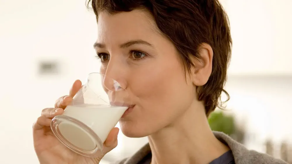 Daily Glass of Milk Linked to Reduced Risk of Bowel Cancer, Study Reveals