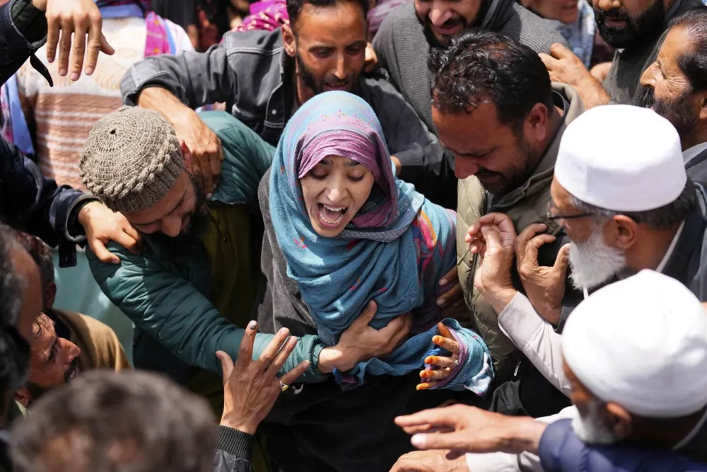 Intensified India-Pakistan Tensions: Gunfire Exchanges and Military Escalations in Kashmir