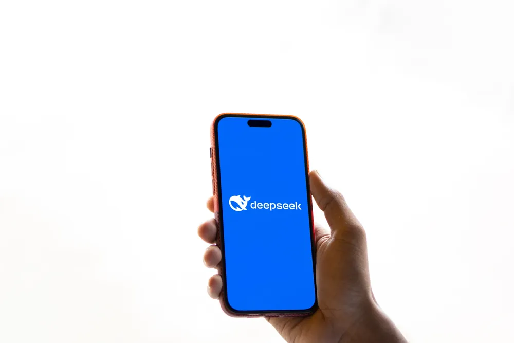 DeepSeek: The Emerging Chinese Start-Up Revolutionizing AI Model Training