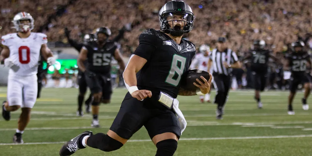 Dillon Gabriel Inspires as He Leads Oregon to Rose Bowl, Following in Mariota's Footsteps