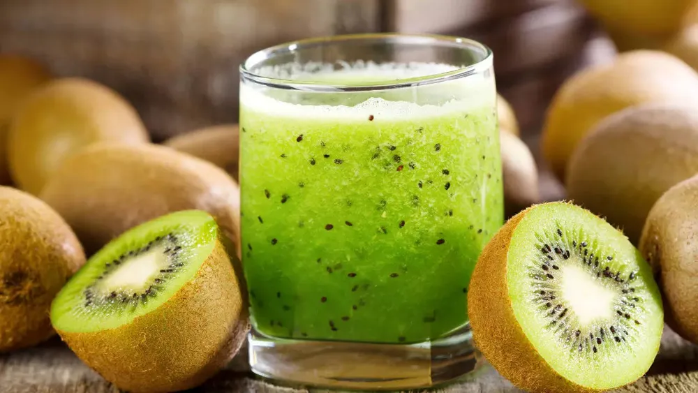 Discover the Benefits of Starting Your Day with Kiwi and Chia Seeds Juice