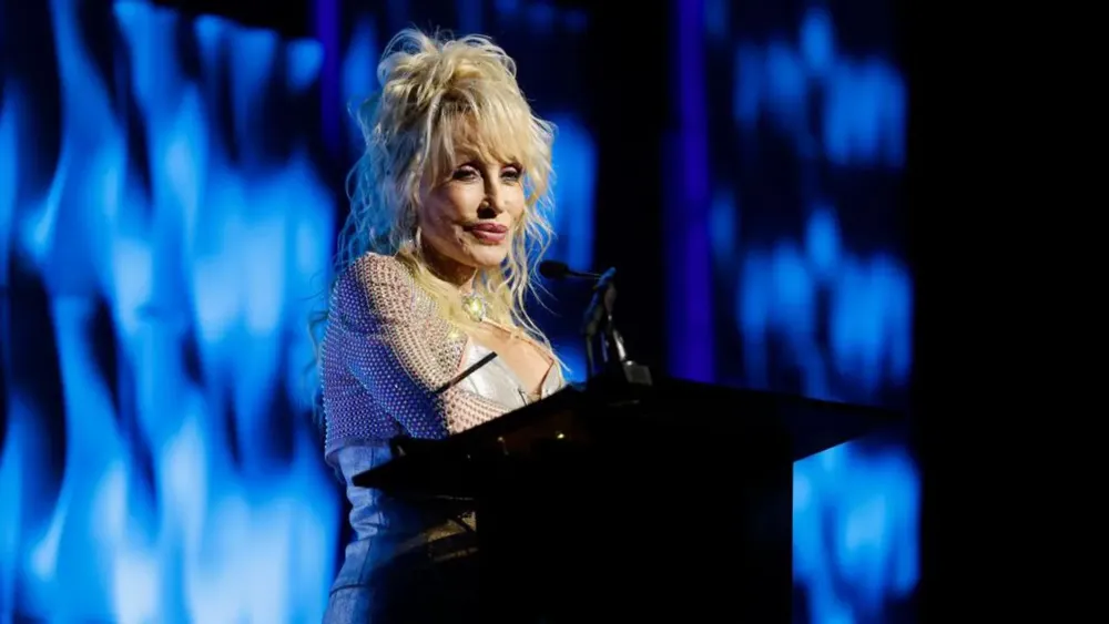 Dolly Parton Honors Late Husband Carl Dean with Emotional Ballad 