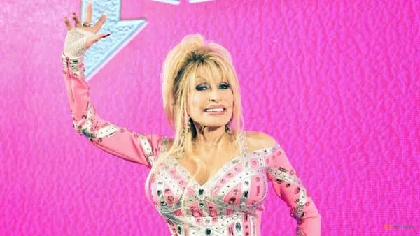 Dolly Parton Reassures Fans: 
