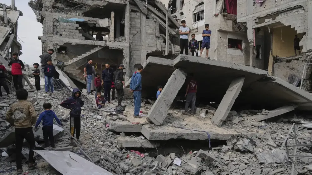 Dozens killed in renewed airstrikes on Gaza's Khan Younis