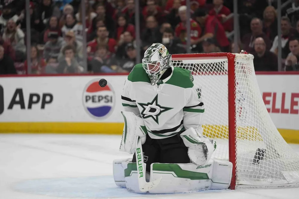 Duchene and Benn Spark Stars' 5-1 Victory Over Blackhawks