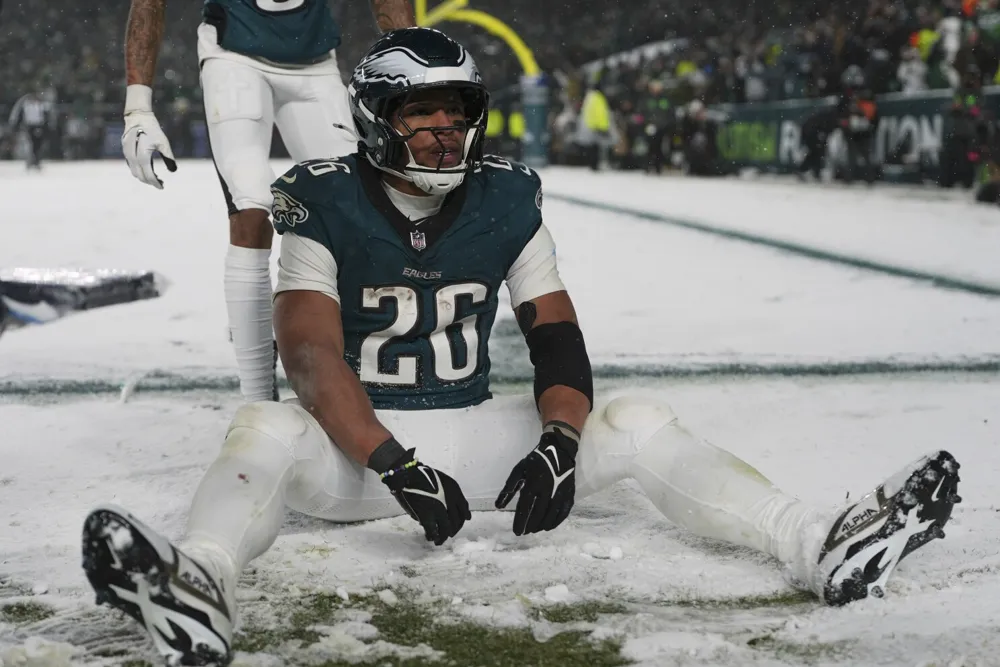 Thrilling NFL Playoffs: Bills and Eagles Advance Amidst Turnovers and Dramatic Late Finishes