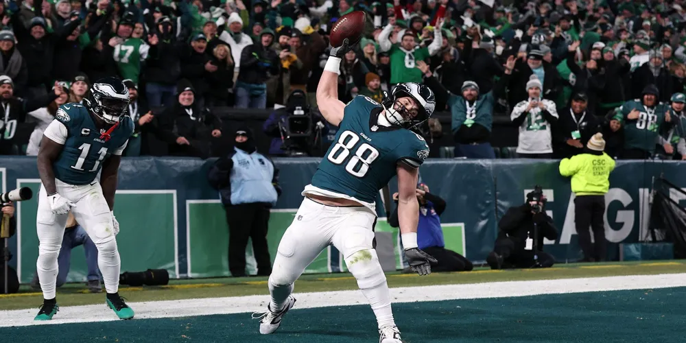 Eagles Secure Wild-Card Victory Over Packers with Defensive Dominance and Strong Offense