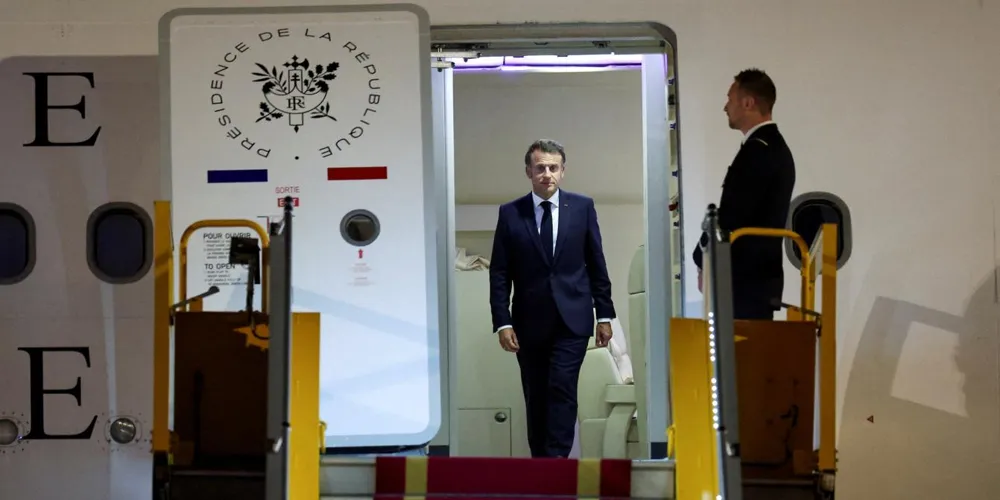 Macron Begins Southeast Asia Tour, Seeking Stronger Ties with Vietnam