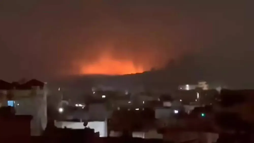 Escalating Clashes Between Afghanistan and Pakistan: Loud Blasts and Airstrikes Reported