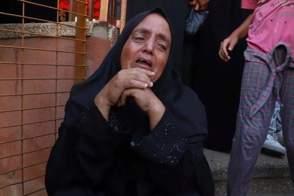 Israeli Strikes and Famine Result in Over 62,300 Palestinian Fatalities in Gaza