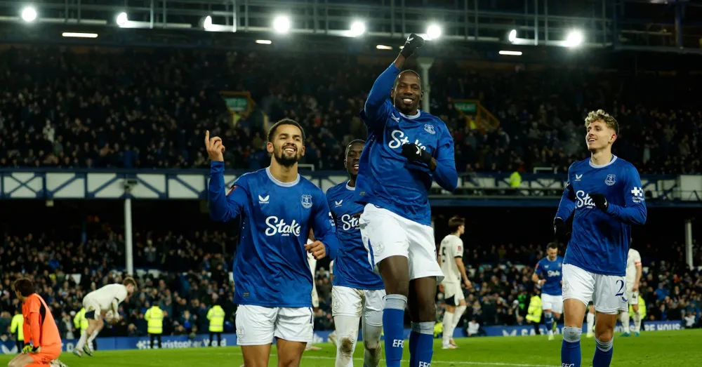 Everton triumph in FA Cup over Peterborough after manager Sean Dyche's departure