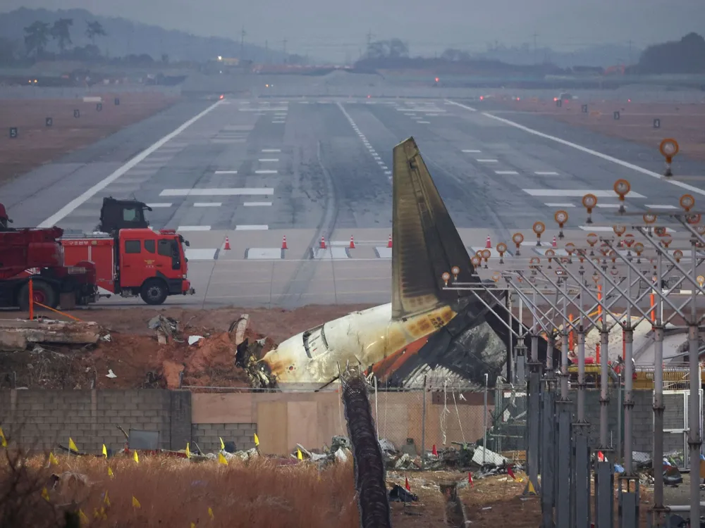 Experts Highlight Runway Design Flaws Contributing to Jeju Air Crash in South Korea