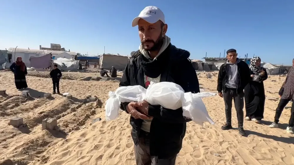 Fatal Cold Claims Lives of Newborns in Gaza Amid Harsh Winter Conditions