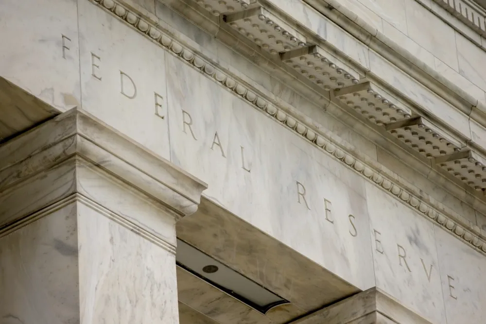 Fed official advocates for interest rate reductions despite potential tariffs