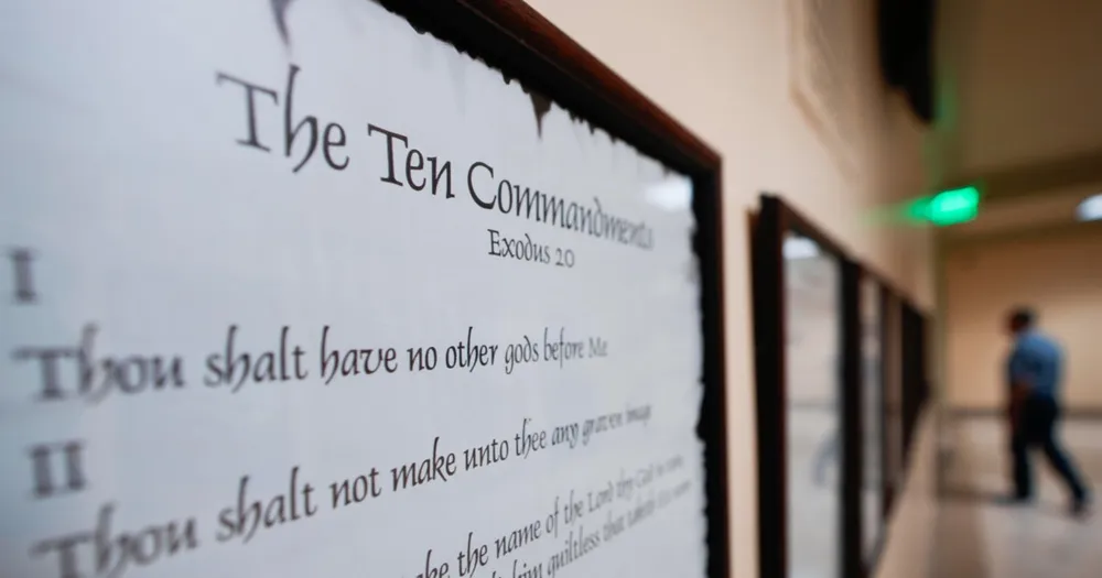Federal Appeals Court Blocks Louisiana Law Mandating Ten Commandments in Schools