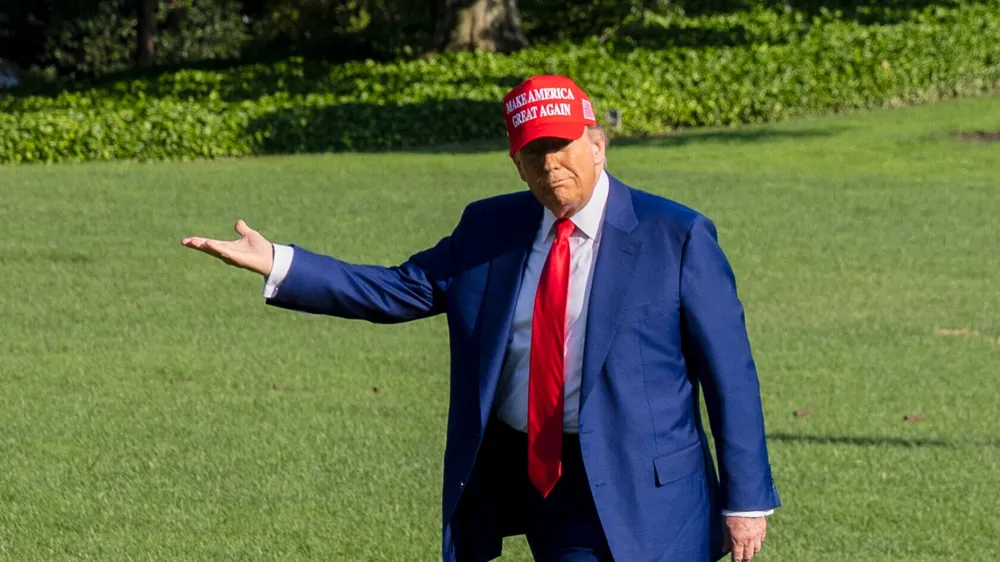 Federal judge blocks Trump's asylum ban at U.S.-Mexico border