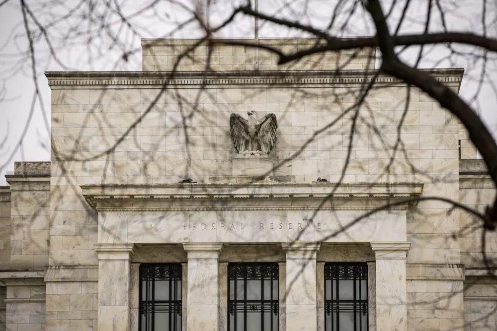 Federal Reserve Officials Indicate Extended Hold on Interest Rates