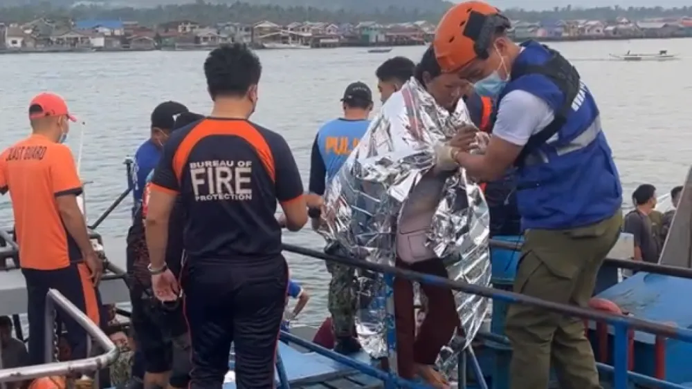 Ferry sinks in southern Philippines, resulting in at least 15 fatalities and hundreds rescued