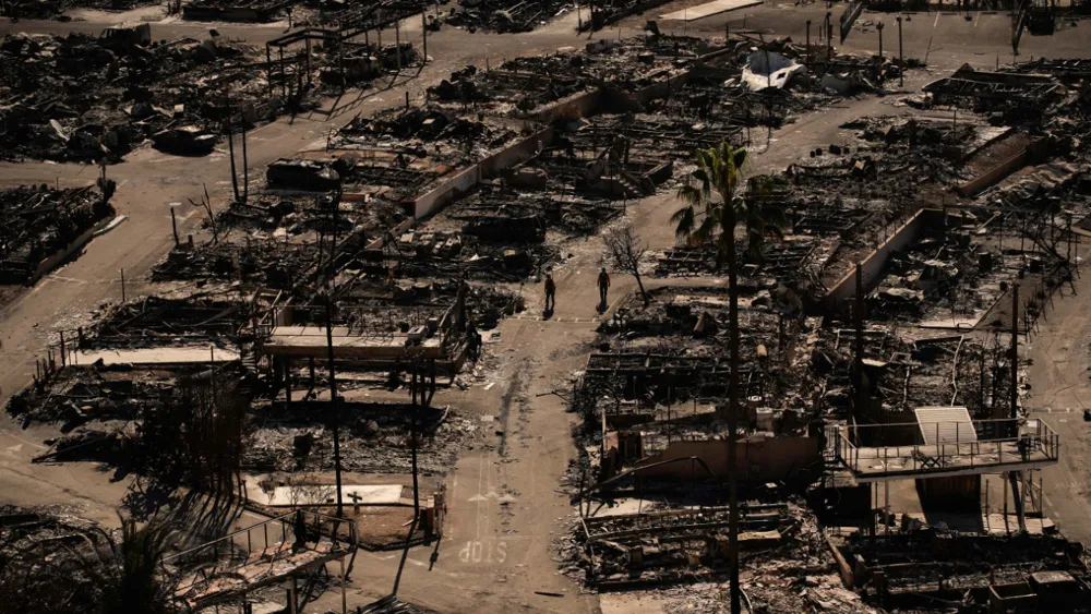 Fierce Winds Threaten Los Angeles in Battle Against Devastating Wildfires