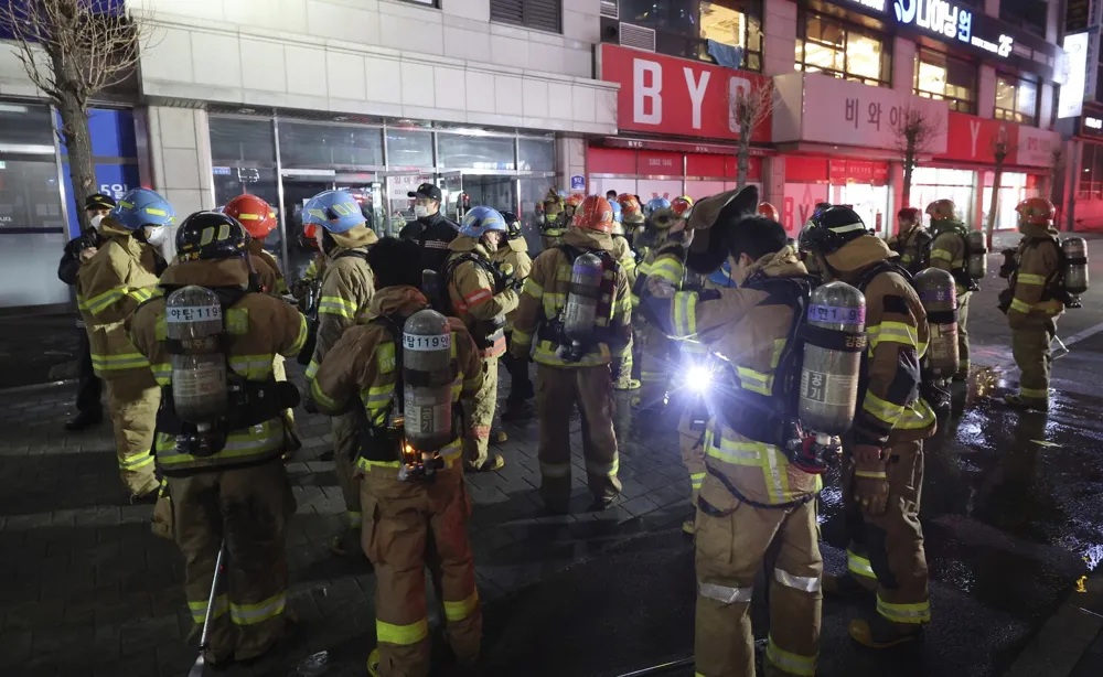 Fire at Commercial Building in Seongnam Rescues Dozens