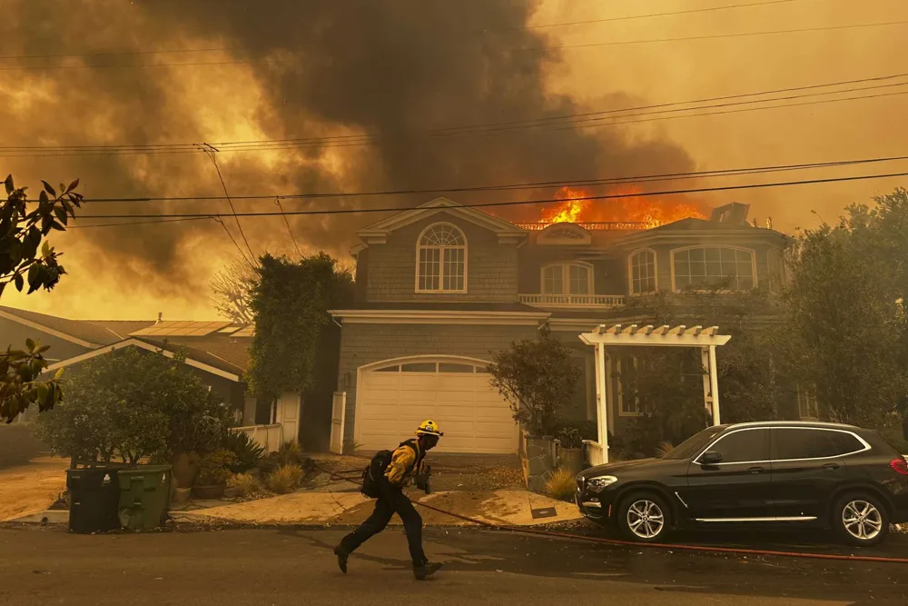 Fires Rage in Los Angeles: Palisades and Eaton Fires Escalate