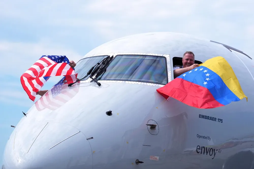First Direct US-Venezuela Flight in Seven Years Landed in Caracas