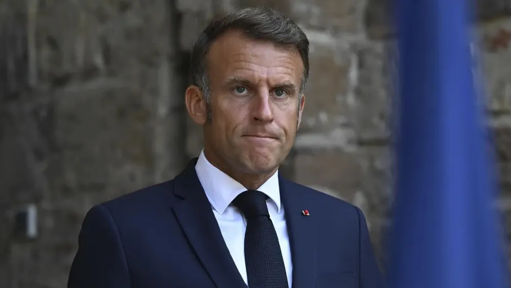 Fitch Downgrades France's Credit Rating Amid Political Turmoil