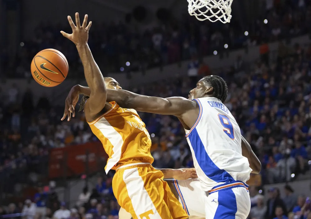 Florida Gators end Tennessee's unbeaten streak with commanding 73-43 victory