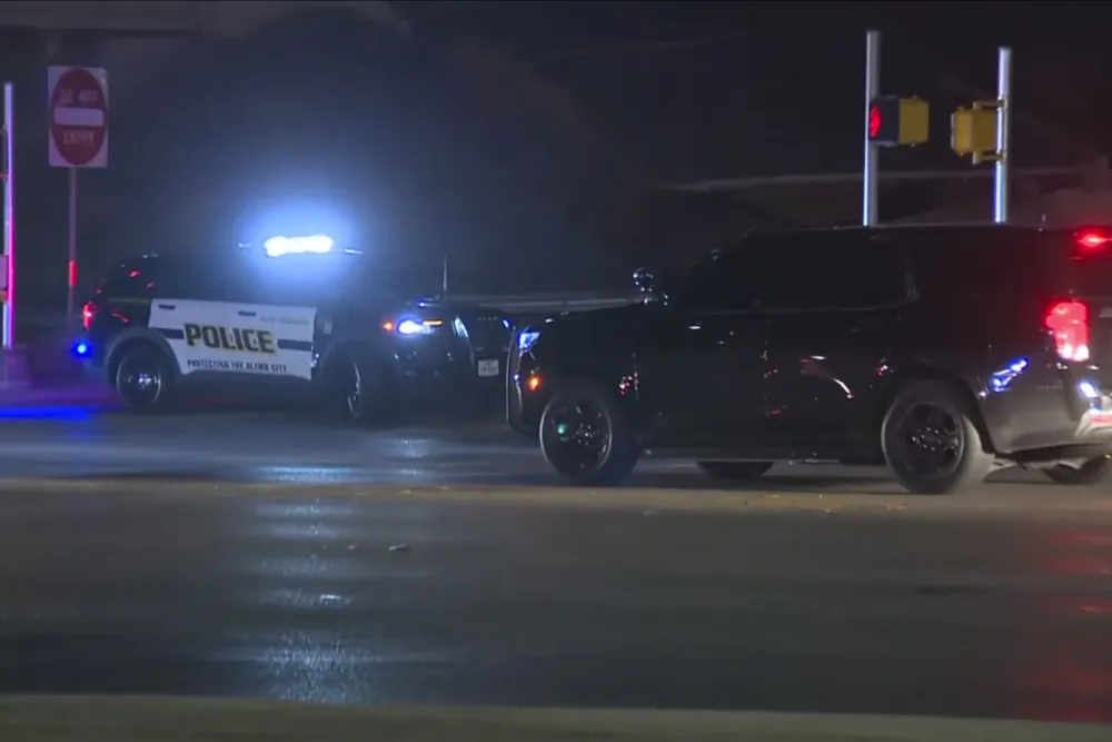 Seven San Antonio Police Officers Injured in Shooting Incident with Barricaded Suspect